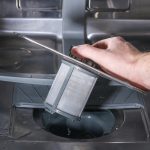 Fachowiec od geodezji podczas budowy – {kiedy jego pomoc jest niezbędna